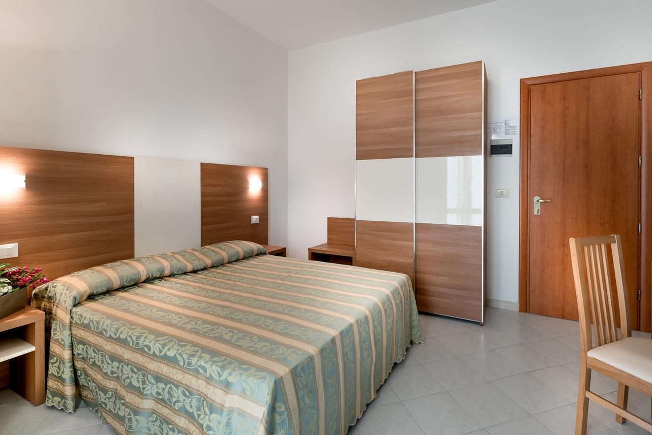 Hotel Vallechiara Lido Di Savio Exterior photo